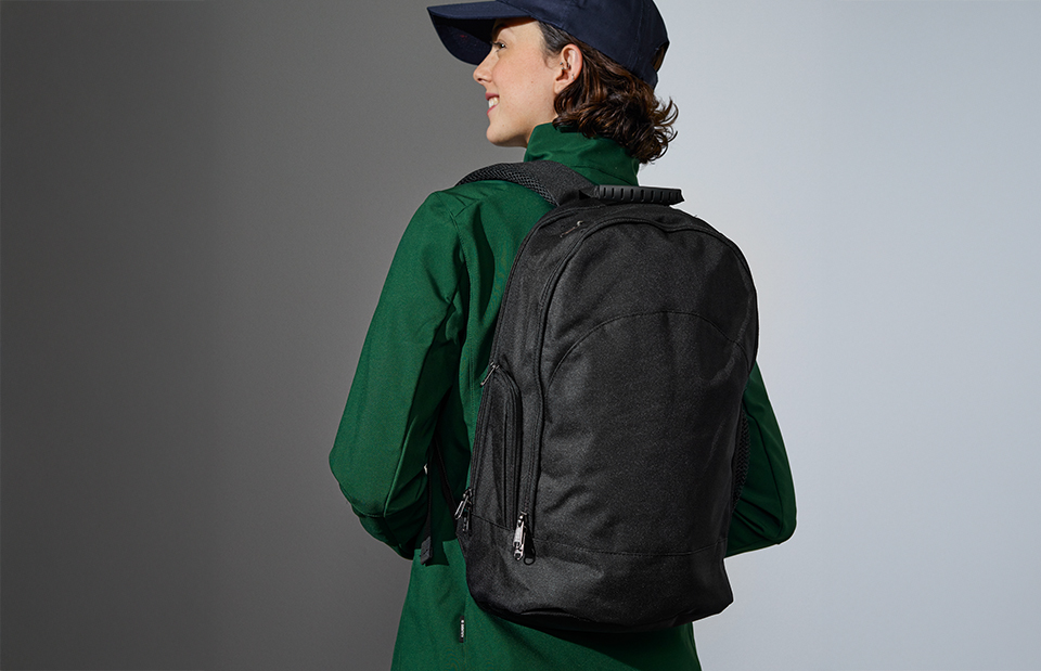 Rucksack – Schwarz (Am Modell)
